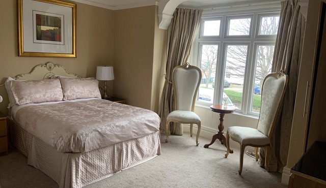 Entire Seaside Home, Sleeps 8