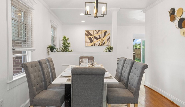 Entire Spacious 5-bedroom house near DC!