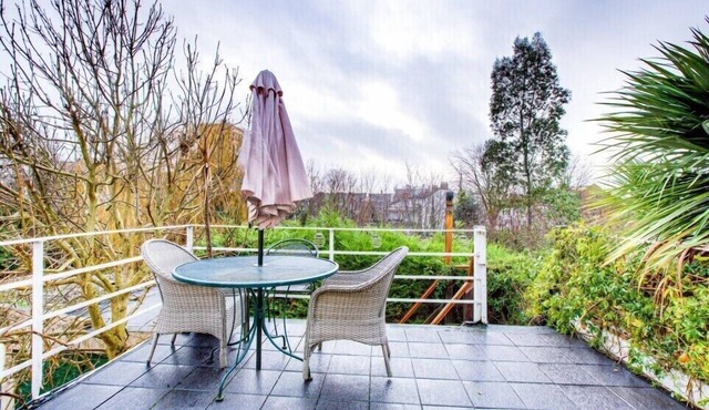 Entire Studio with private parking and balcony