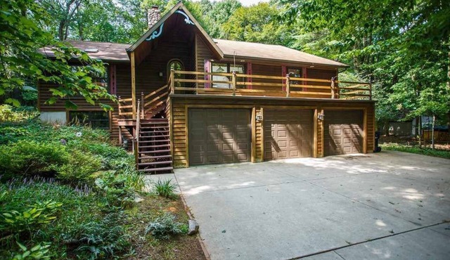 Entire Suite-Short drive to Lambeau, Zoo, Downtown