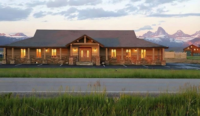 Entire Teton Crest Lodge Sleeps 30. Hot tub, views