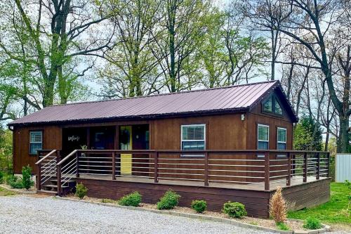 Entire Three Cabins Property Perfect for Big Groups in Marion, Illinois