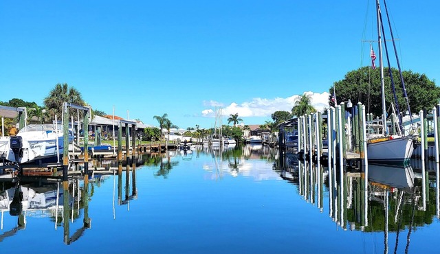 ENTIRE TOWNHOME IN APOLLO BEACH FL