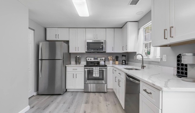 Entire townhome in Largo, MD, close to Washington DC!