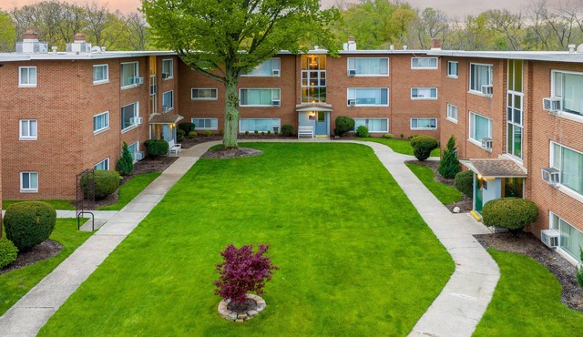 Entire Two-Bedroom Full Bath Full Kitchen Apt with parking @ Georgetown Villas!