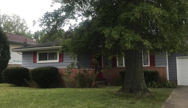 Entire two bedroom house peaceful and quiet