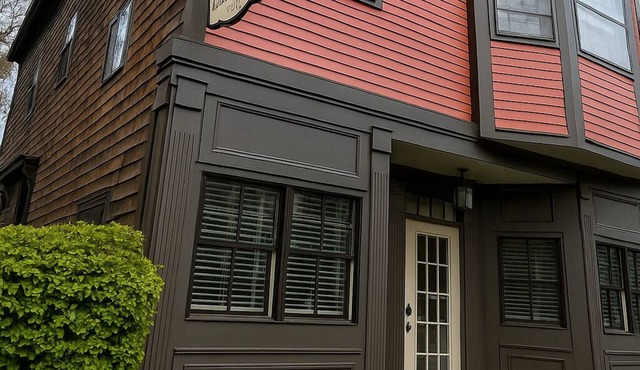 Entire Unique House/Broadway/6 bed/3 bath/Sleeps 14