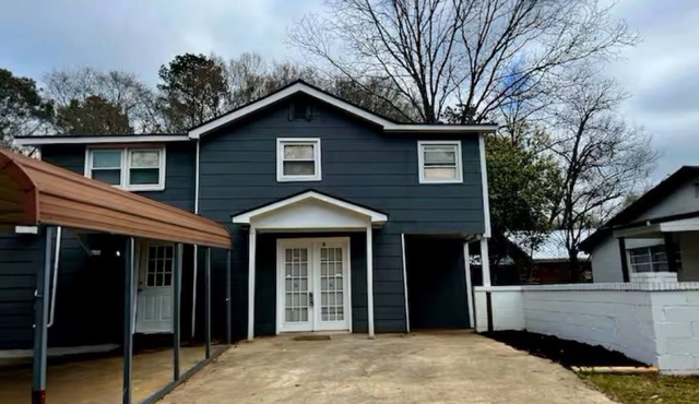 Entire Unit B - Classic & Spacious-2BR