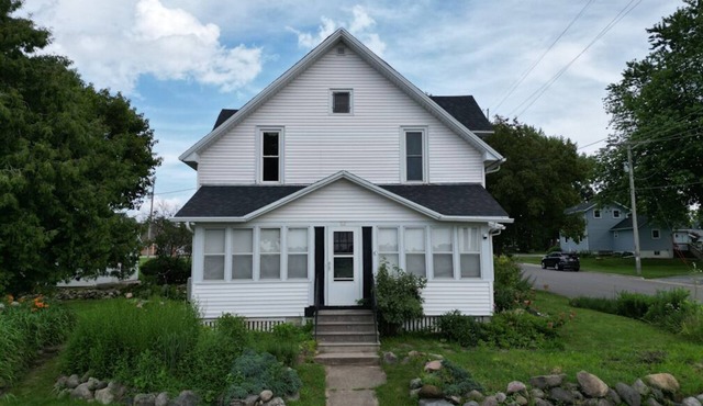 Entire Upscale Home in the heart of Winneconne