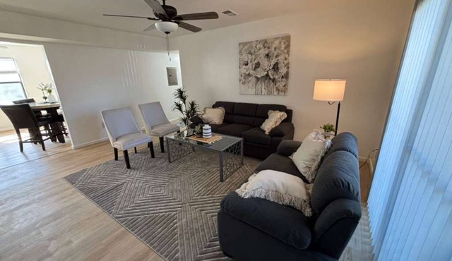 Entire Cozy Apartment Fully Renovated Modern Style