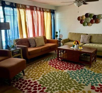 Entire Vacation home blocks to the Strip, ARTS Dist, & Main Street Sleeps up to 8