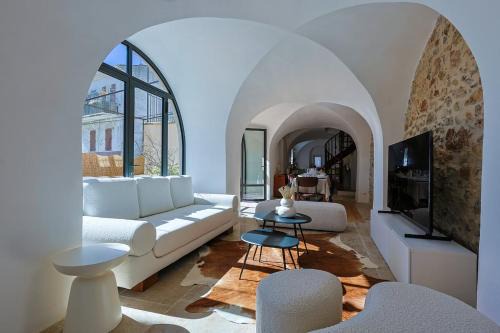 Entire Village Home 7BR 15 Guests Beach