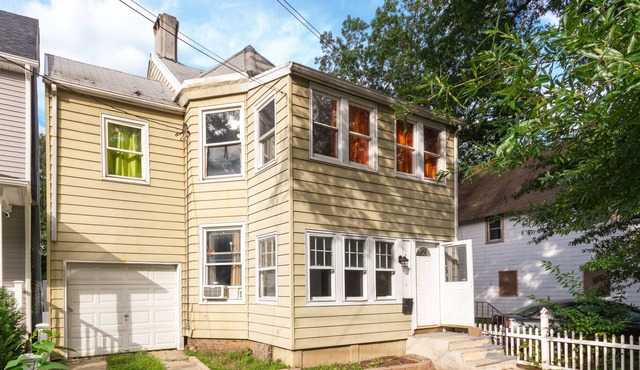 EntireHouse Belleville 4Bedroom 2Bath kingbed