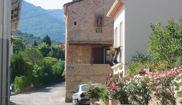 ENTIRELY RENOVATED HOUSE NEAR THE SEA AND MOUNTAINS