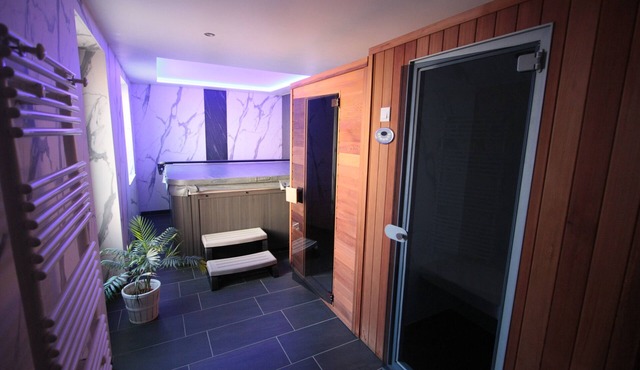 Entre-Deux-Vignes cottage on the Wine Route in Alsace with wellness area