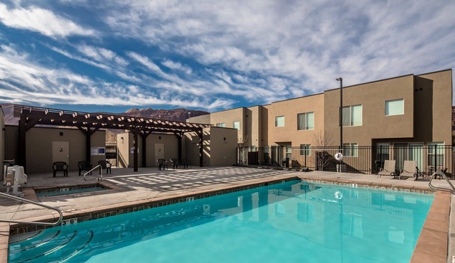 Entrada at Moab 590 | Townies | Pool/Spa | Garage | Same Day Booking