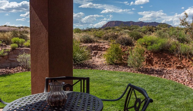 ENTRADA GATED STUNNING VIEWS Dog Friendly New Universal EV TESLA Charger