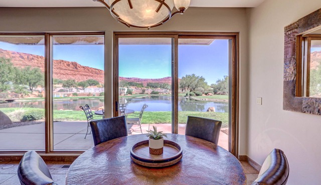 Entrada Oasis 1 BR Waterside Villa w/full Kitchen & Private Garage