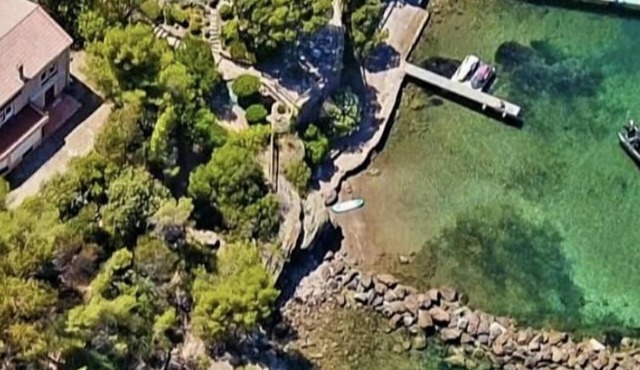 Entre Cannes et Saint-tropez Site D'exception Villa et sa Plage Privee