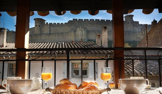 Entre Pierres et Soleil - City view