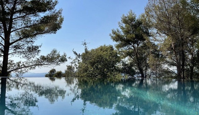 Entre vignes et pinèdes grande villa avec piscine et jacuzzi à 10 mins de la mer