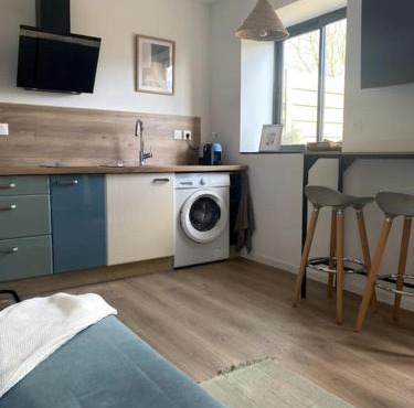 Entre ville et campagne appartement cosy avec parking et terrasse Wood