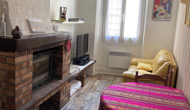 Entrecasteaux center apartment rental .Var
