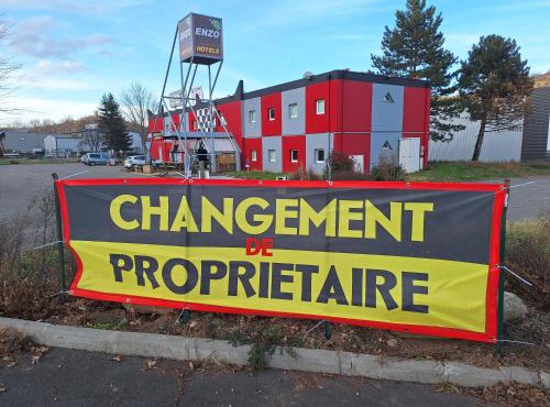 ENZO HOTELS GREEN proximité ZENITH D' AUVERGNE Ex F1 FORMULE 1 CLERMONT FERRAND ISSOIRE COUDES