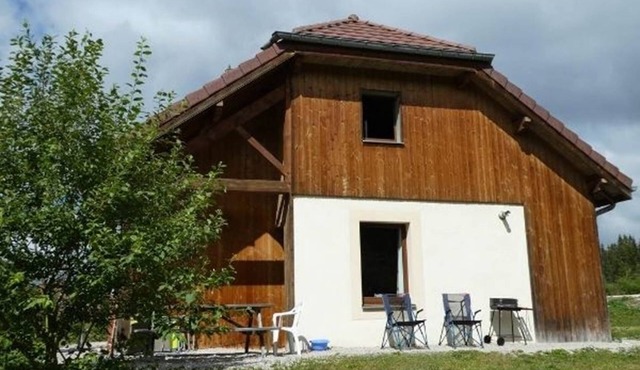 Epervière Furnished holiday cottage with sauna