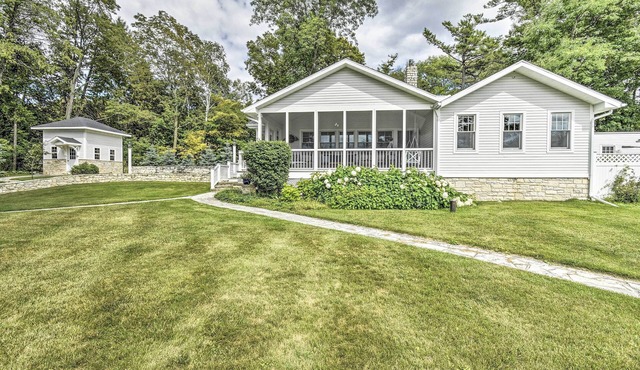 Ephraim Home w/Yard - Walk to Lake Michigan!