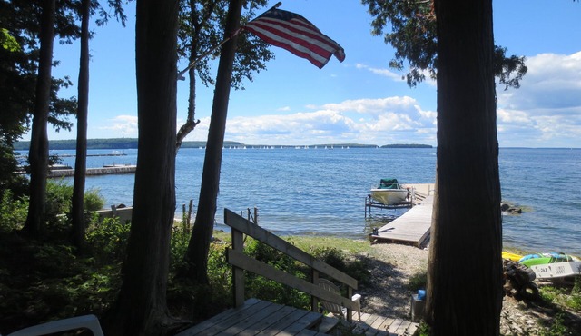 Ephraim Waterfront Cottage With A Private Dock On Green Bay