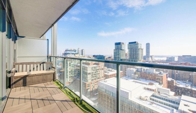 Epic 2BR Condo with Panoramic CN Tower & City View