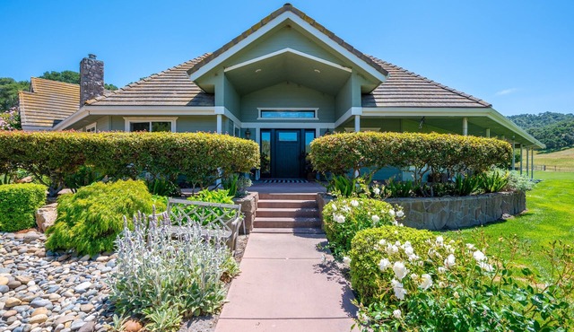 Epic 4BR Ranch 4 miles to Beach!