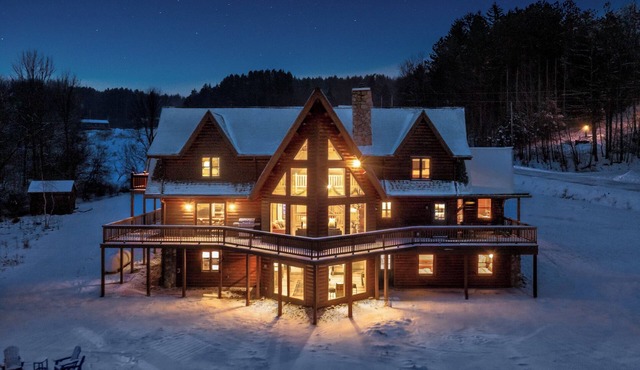 Epic 9-Bed Yellowstone Lodge 🤠 Theater, Bars, Sauna & Ski Views ⛷️