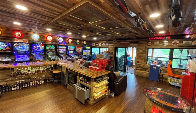 Epic Family Lake Getaway - 5 Min to Ark, Gameroom, 100ft Dock, Hot Tub, Sauna