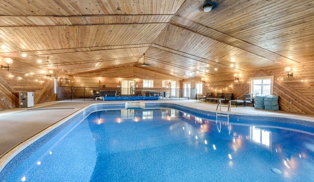 Epic Indoor Pool w/slide & hot tub close to beach