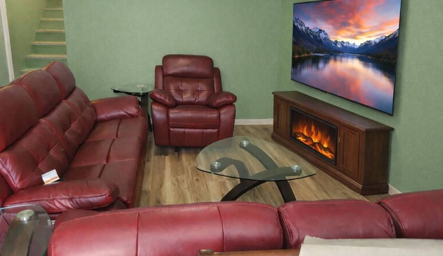 Epic Jungle Cruise Themed 3-BR Apartment Near Disney World