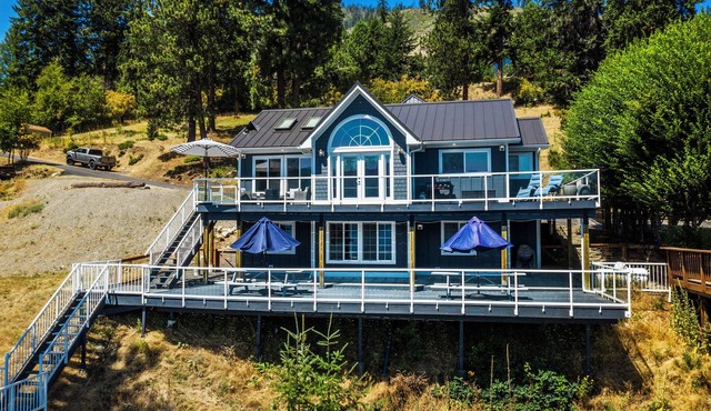 EPIC Lake Pend Oreille Home w/Panoramic Views, TWO Decks + BIG Waterfront Dock!