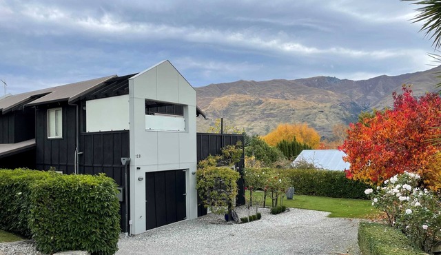 Epic Location at Eely Point