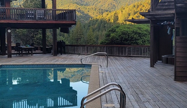 Epic memories & views! Swimming pool, chefs kitchen, sleeps 14