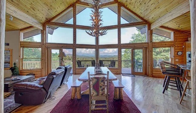 Epic Mountain Views | 2 Kings | Sleeps 8 + Dogs!