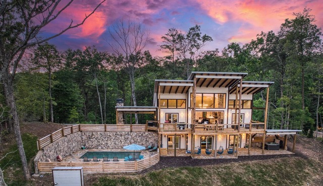 EPIC Pool * View * Outdoor Kitchen * Luxury