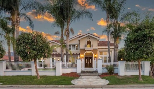 Epic Resort Near Disneyland w/Hot tub