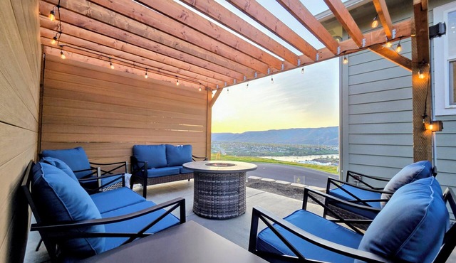 Epic river views, Newly built upscale modern home, Game room