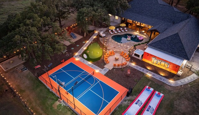 Epic Texas Stay: Pool-Pickleball-MiniGolf-Theater-Game Room-Sleeps24
