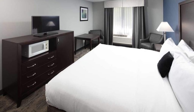 Epic Vacay! King Unit, Breakfast, Spa & Wellness Center, Close to Attractions