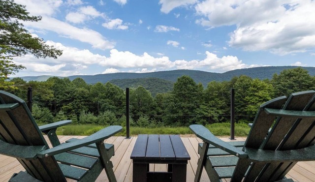 Epic View Cabin & Hiking!