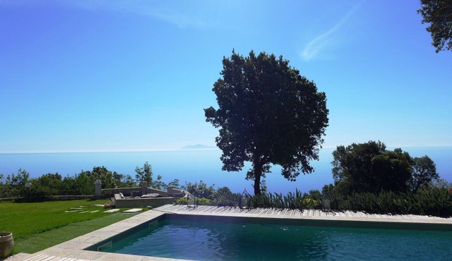 EPOUSTOUFLANTE SEA VIEW BREATHTAKING SEA VIEW8 people.9e pers possible