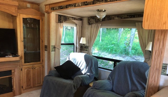 Epping in Beaver Valley. Private Campsite with RV for a little bit of Glamping