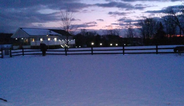 Equestrian Chateau - Dogs under 25 lbs welcome, 45min from State College